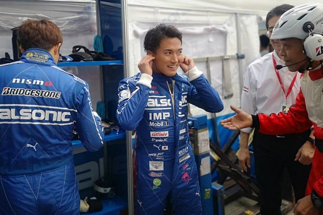 TEAM IMPULの青いレーシングスーツに身を包み、急遽カルソニックIMPUL GT-Rをドライブすることになった千代勝正